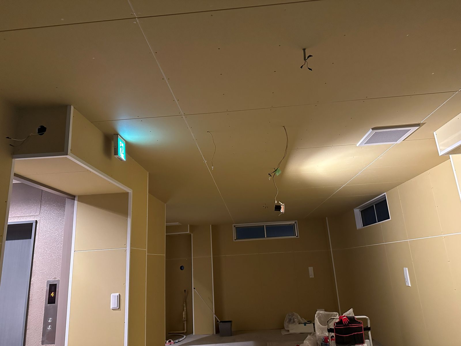 原状回復工事(施工中)
