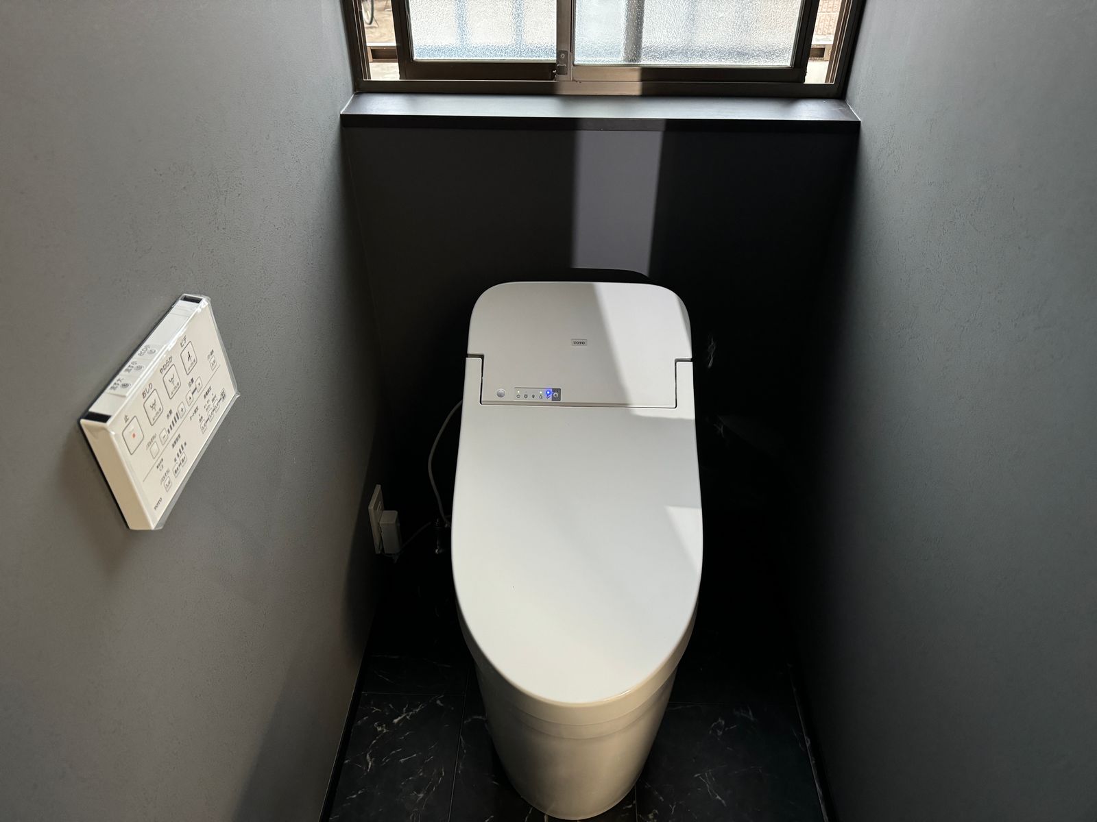 トイレの交換と内装